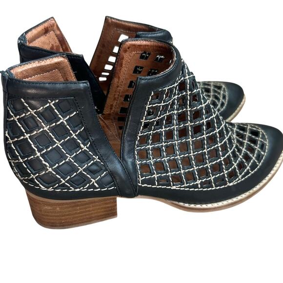 Jeffrey Campbell Taggart Black Open Weave Leather Ankle Booties- 8 - Picture 1 of 8